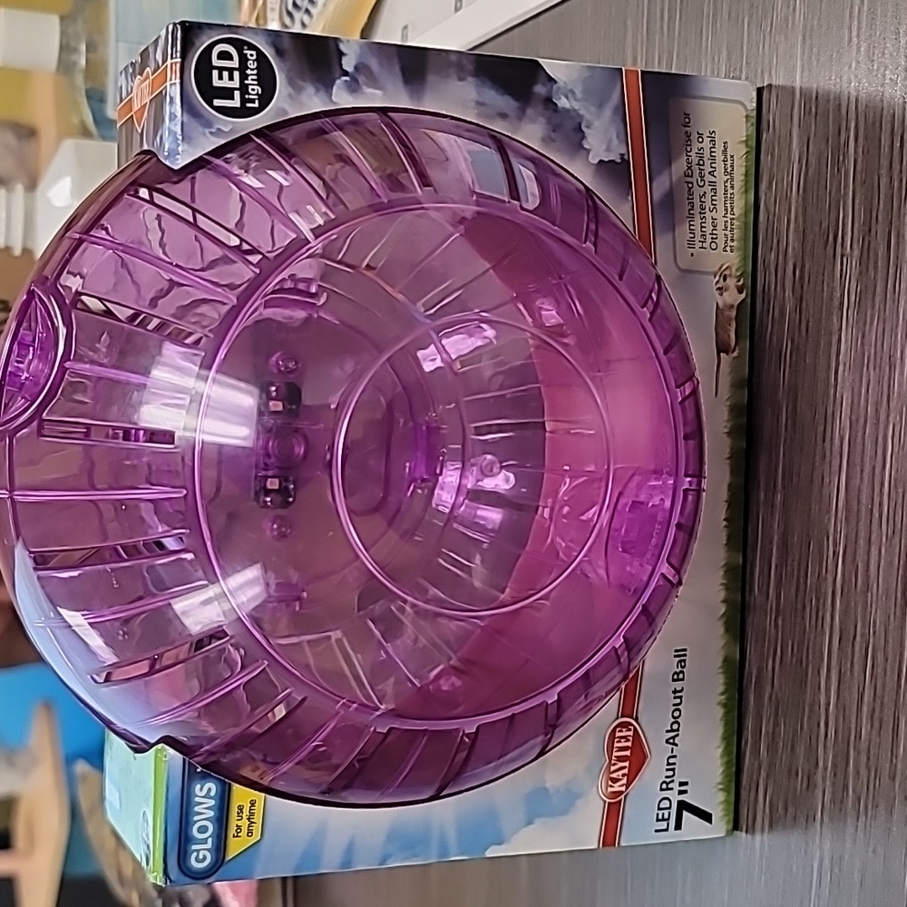 🥳Host pick🥳Kaytee 7" LED Run-About Exercise Ball Hamsters & Gerbils - Picture 6 of 6